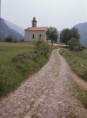 /album/galleria-foto-sentiero-di-san-vili/s-lorenzo-in-banale-il-santuario-di-deggia-punto-d-incontro-fra-il-sentiero-frassati-e-il-sentiero-san-vili-2010-gianni-zotta-imagelarge-jpg/
